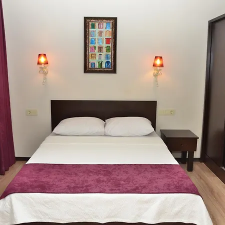 Antalyali Szálloda *