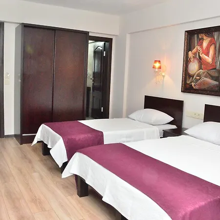 Antalyali Szálloda *