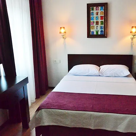 Antalyali Szálloda *